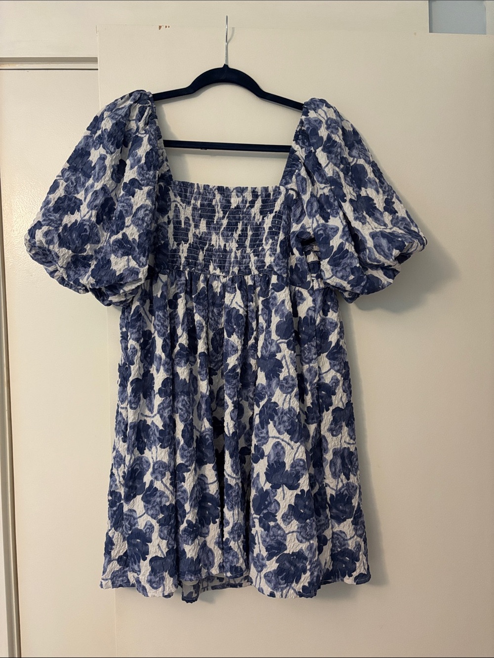 Abercrombie & Fitch Blue and White Floral Puff-Sleeve Dress - Picture 4 of 4
